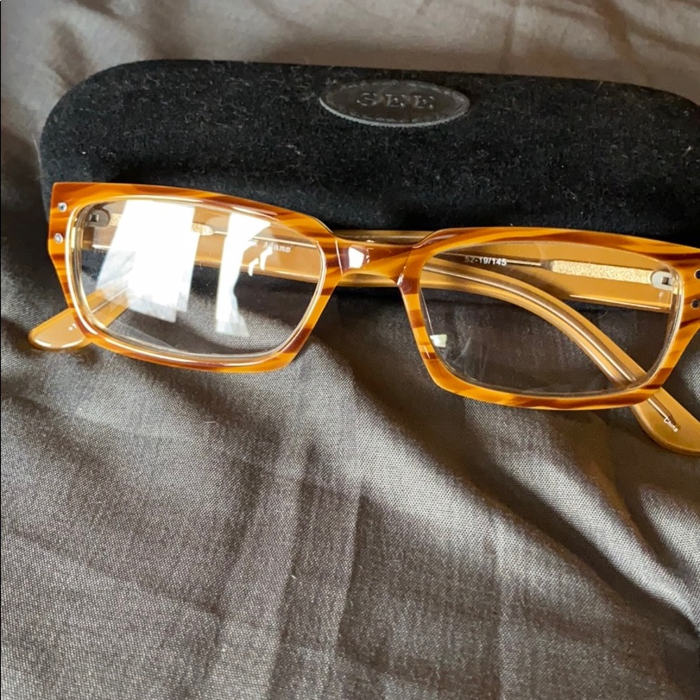 SEE Adams reader in +1.00